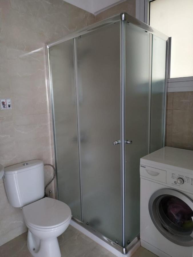 1 Bedroom Apartment Larnaca Exteriör bild
