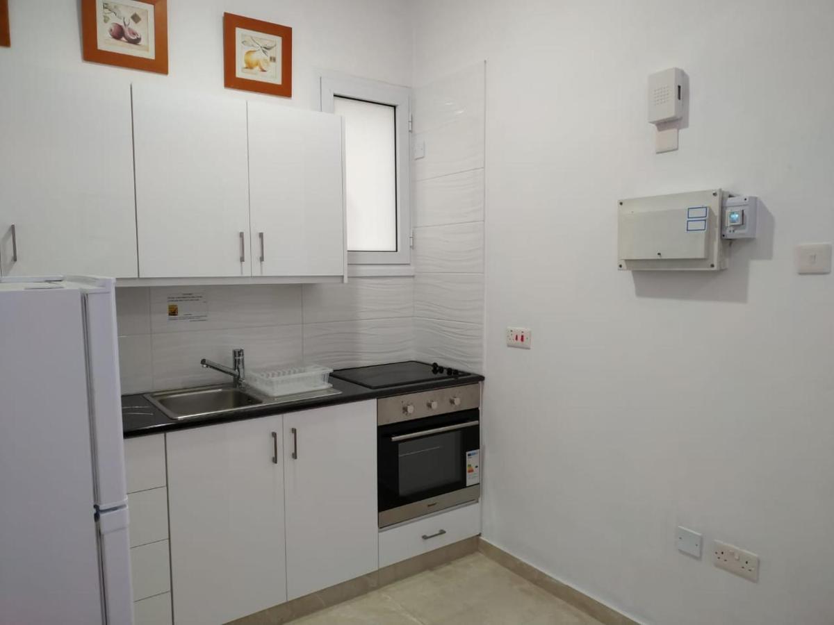 1 Bedroom Apartment Larnaca Exteriör bild